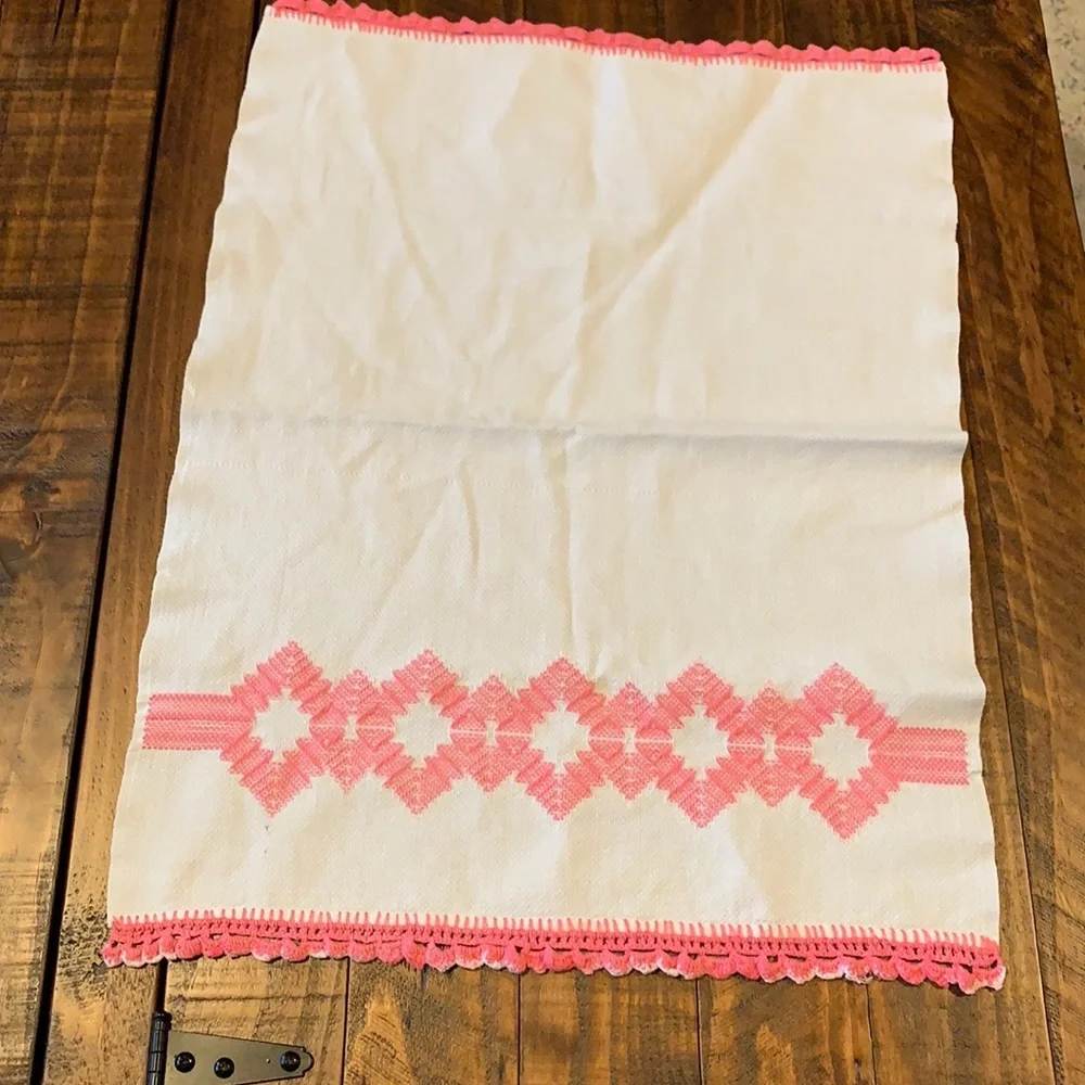 Vintage Handmade Kitchen Hand Towel pink/white